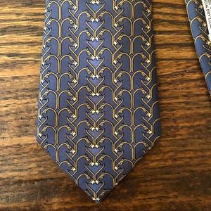 Hermes Accessories - Nice Navy & Gold Horse Hermès Silk Tie EUC Hermes Accessories - Nice Navy & Gold Horse Hermès Silk Tie EUC